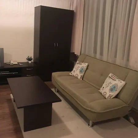 Royal Tower Studio 아파트